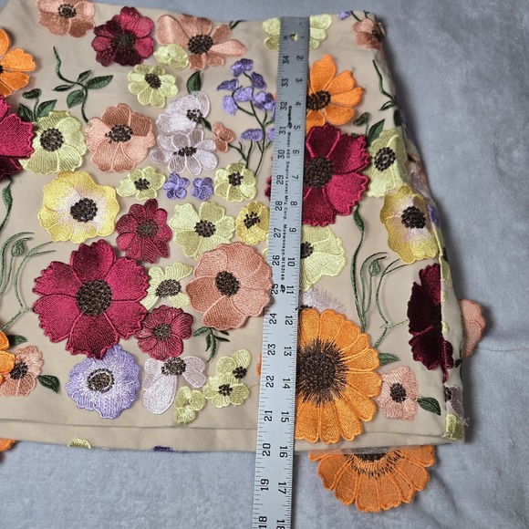 The Pants Store Endless Rose Floral Embroidered Mini Skirt Medium NWT - Picture 2 of 8